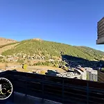 Spacious Modern Duplex Sunny View & Hikes D52
