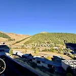 Spacious Modern Duplex Sunny View & Hikes D52 *