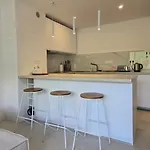 Spacious Modern Duplex Sunny View & Hikes D52 아파트 라포