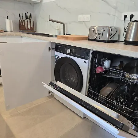 Spacious Modern Duplex Sunny View & Hikes D52 Apartment *