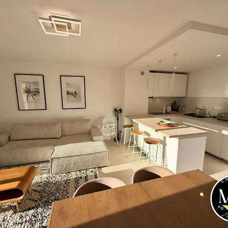 Spacious Modern Duplex Sunny View & Hikes D52 *