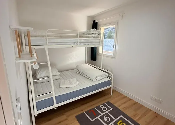 Spacious Modern Duplex Sunny View & Hikes D52